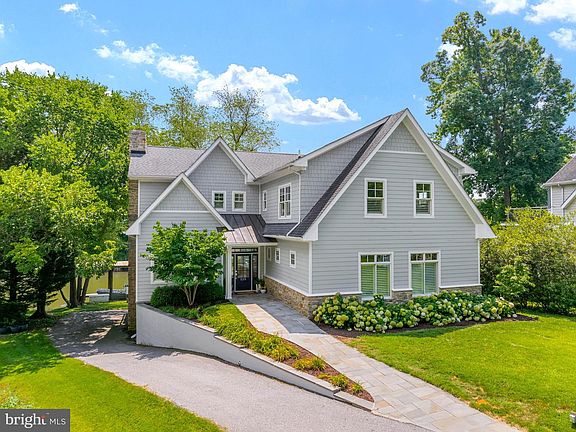 2nd image of 529 Lee Cir