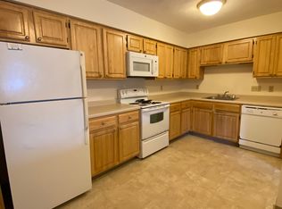 3 April Ln, Lexington, MA 02421