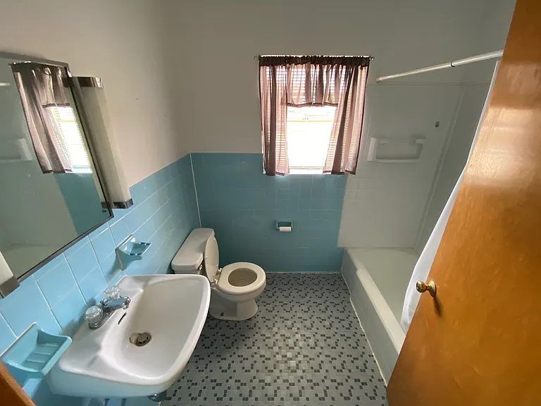 402 W Park Ave — Photo 5