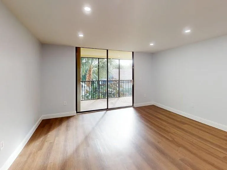 1555 S Federal Hwy #206 — Photo 10