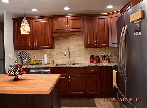 3rd image of 207 Scott Ln