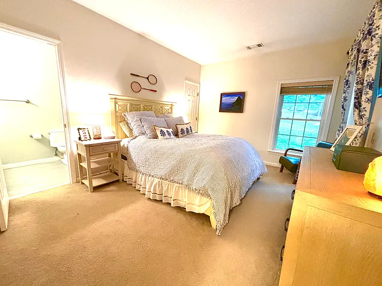 37 Bradford Commons Ln — Photo 17