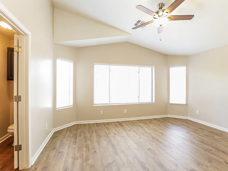 2030 S 100th Ln — Photo 10