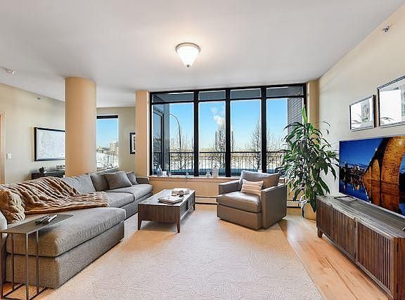 2nd image of 215 10th Ave S Unit 206