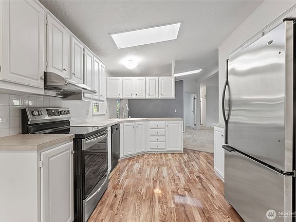 4th image of 7075 Taurus Lane NE