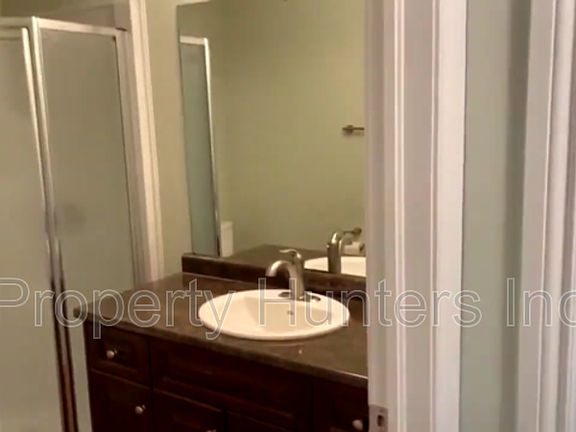4th image of 1686 Northway Ave