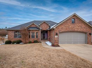 46 Waters Edge Dr, Little Rock, AR 72204