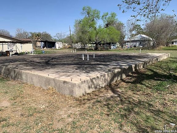4th image of 414 Crouch Ave LOT 3