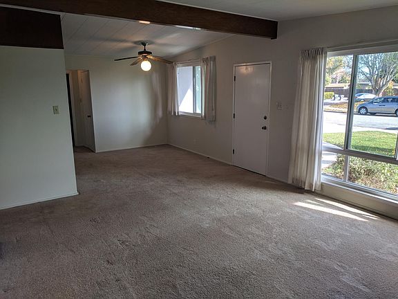 3rd image of 793 Manzanita Ave