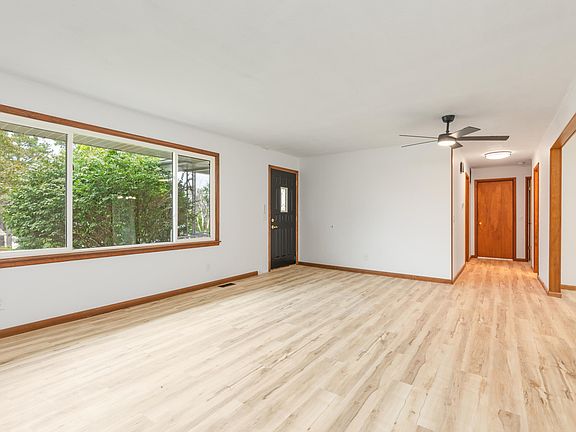 5th image of 425 Wayland Drive