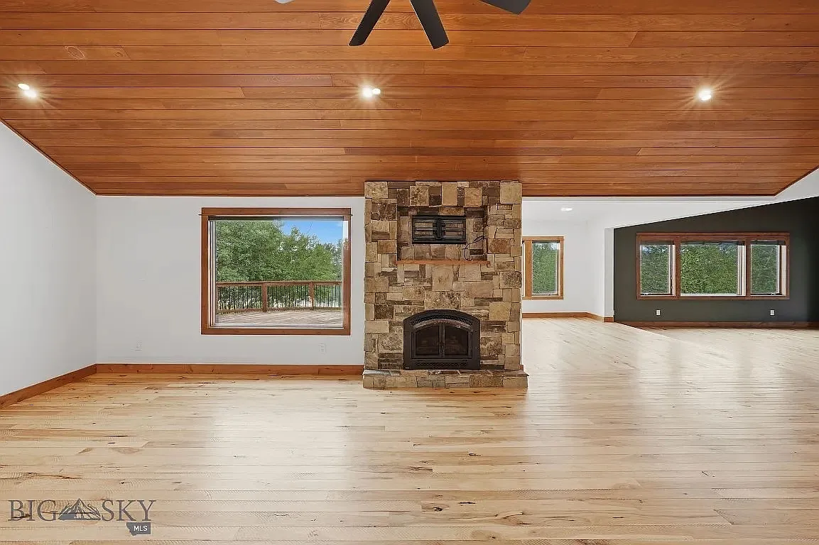 5 bed, 5430 sqft, $8,995 — Photo 3