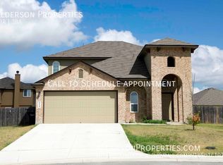 864 Foxfire Dr, New Braunfels, TX 78130