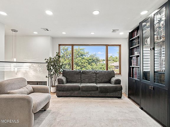 5th image of 129 Miller Road