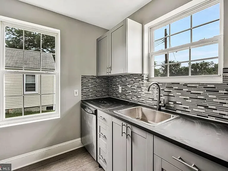 7508 Columbia Ave — Photo 11