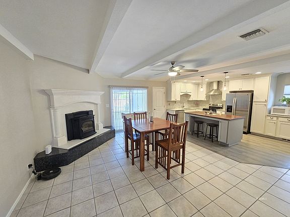 5th image of 418 W Howell Ave