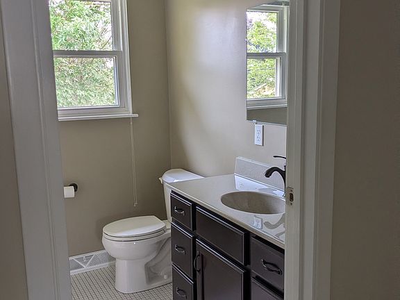 3rd image of 53 Patsy Ln