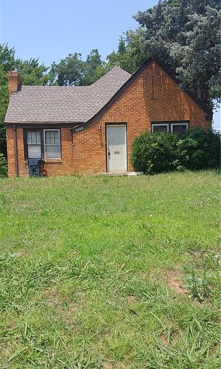 1st image of 2029 NE 18th St