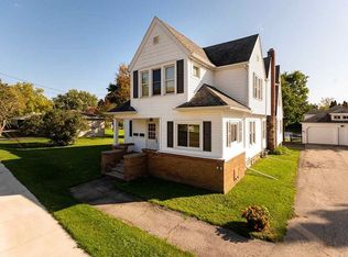 206 W River Dr, Omro, WI 54963