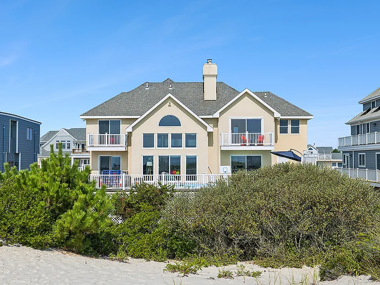 829 Dune Rd — Photo 23