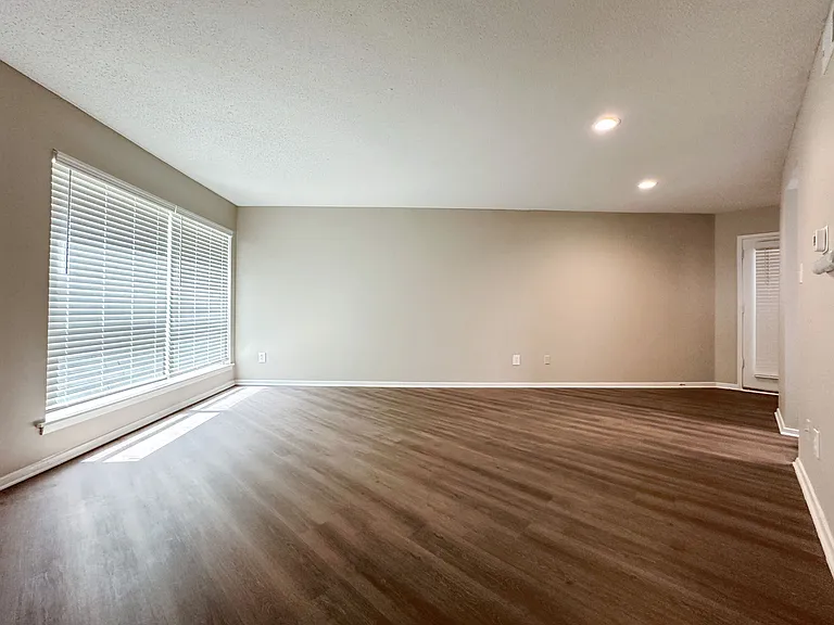 Legacy on Lynnfield - NEWLY UPGRADED — Photo 15