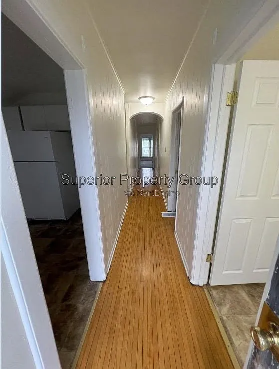 2 bed, 1.0 bath, $1,050 — Photo 3