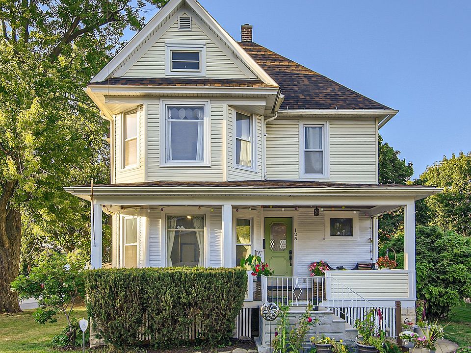 1st image of 125 Hickory St