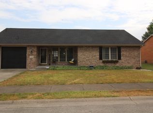 1306 Pin Oak Dr, Seymour, IN 47274