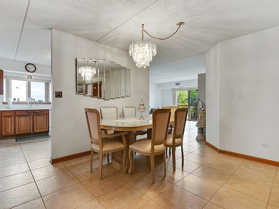 4th image of 4700 N Harlem Ave APT 401