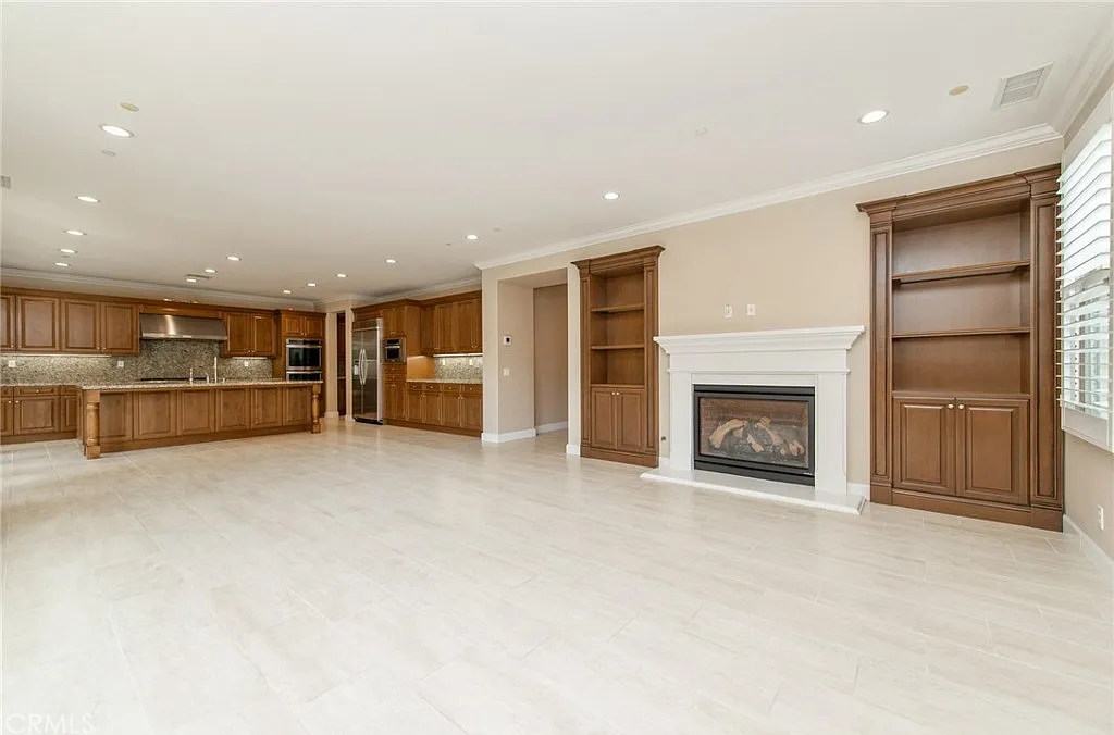 4 bed, 3000 sqft, $7,200 — Photo 4