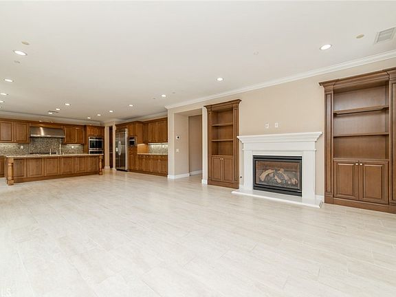 4th image of 55 Hazelton