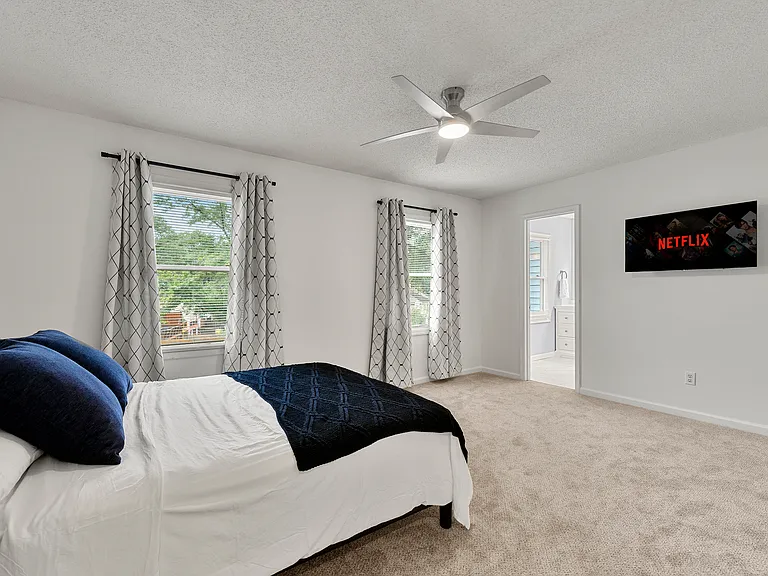 Bell Dr SE — Photo 12
