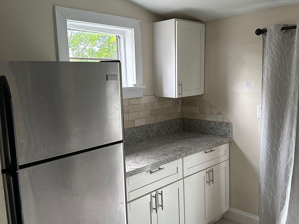 1st image of 4 Morris Ln