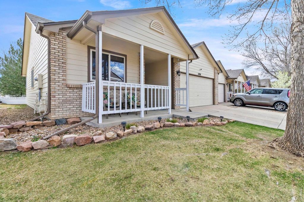 1098 Lavender Ave