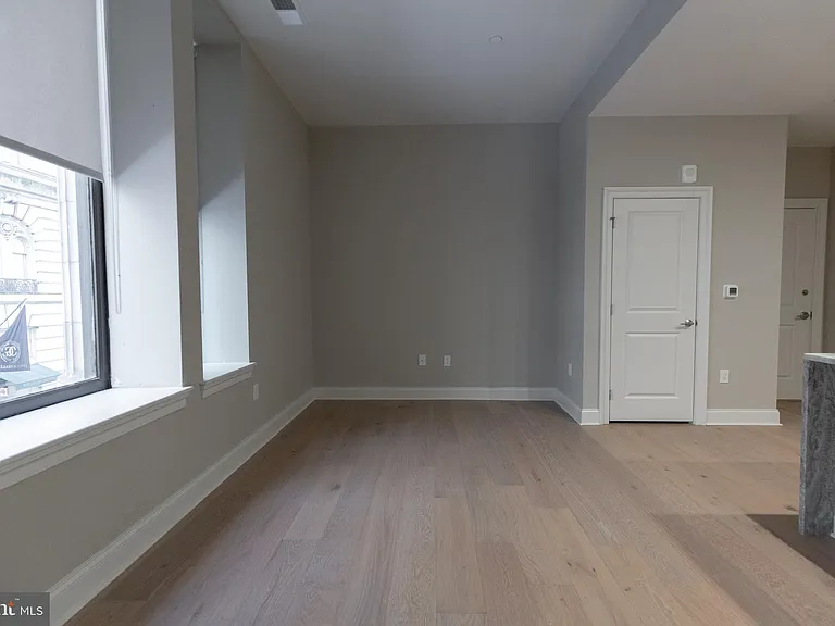 1411-1 Walnut St #201 — Photo 12