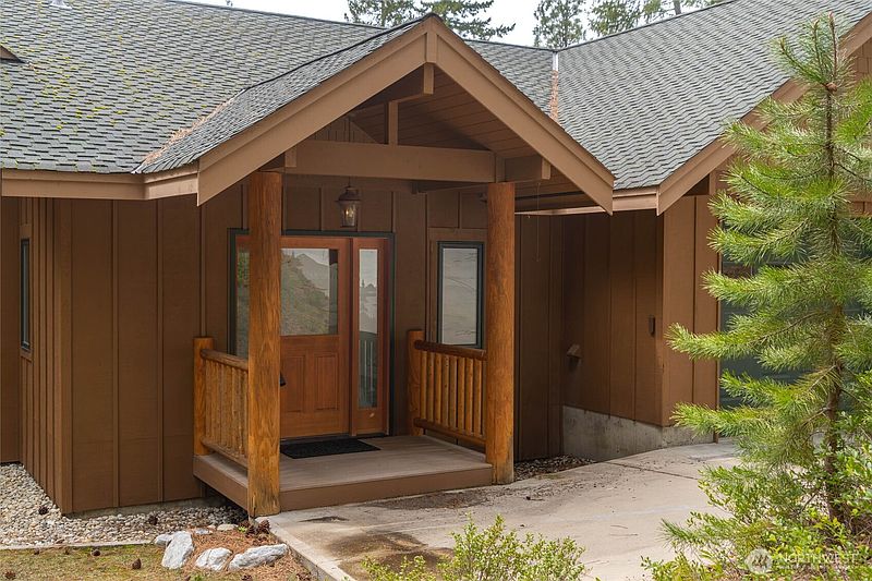 2nd image of 2677 Sumac Lane