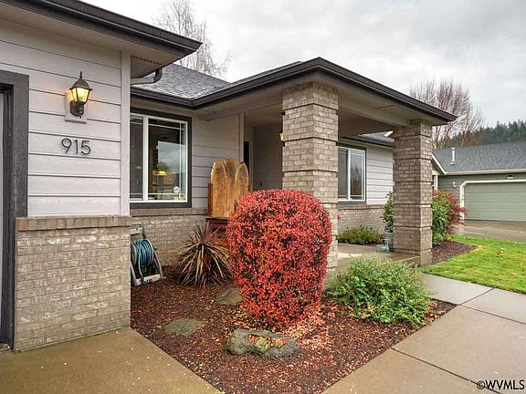 3rd image of 915 Mountain River Dr