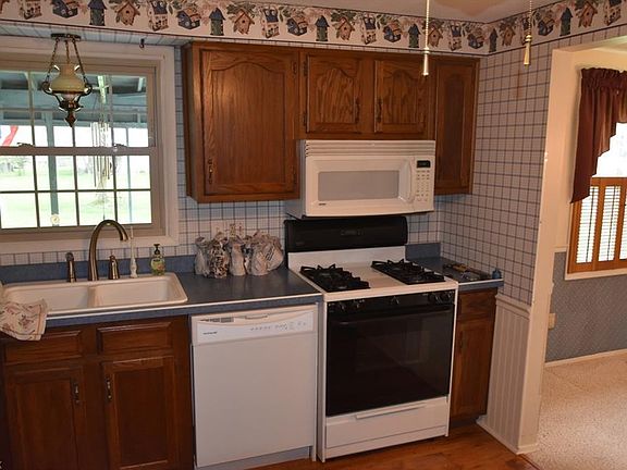 4th image of 498 Garden Wood Dr