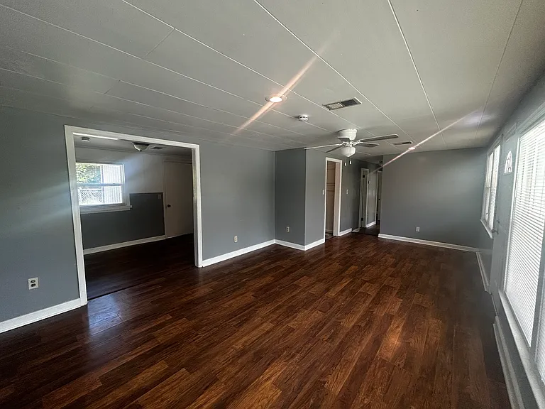 461 Sweetwater Cir — Photo 4