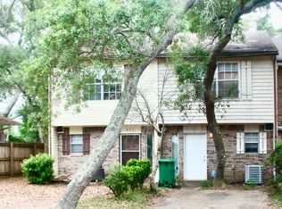818 Shadow Ln, Fort Walton Beach, FL 32547