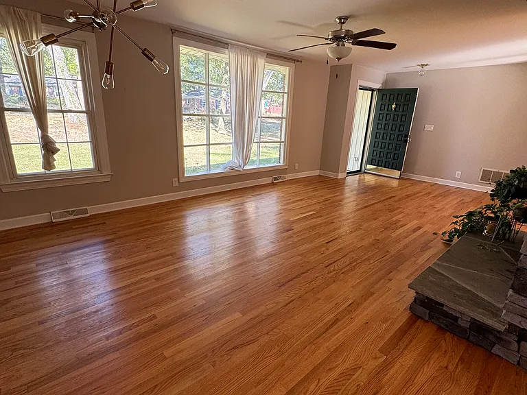 113 Cold Springs Rd — Photo 3