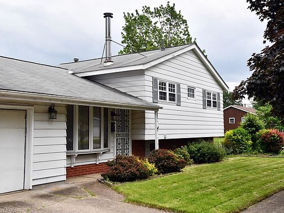 2nd image of 828 Thornwood Blvd