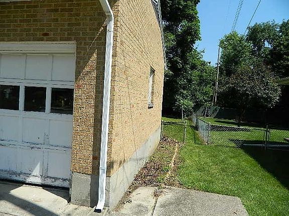 2nd image of 37 Yale Ave
