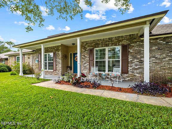 3rd image of 14091 FALCON CREST Drive