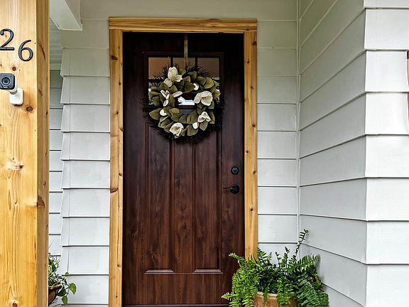 5th image of 26 Leawood Ave