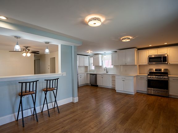 4th image of 420 Saratoga St #2