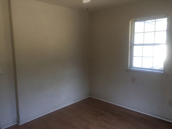 5th image of 3350 Brannon Ave #B