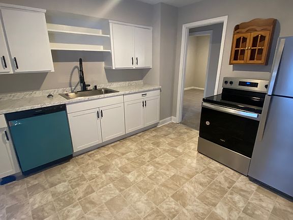 4th image of 702 McLawhorne Dr