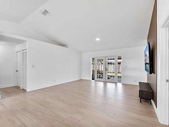 2nd image of 6249 Foster Street