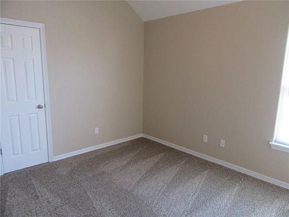 5th image of 1703 N Valor