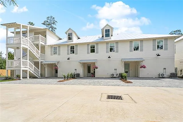 3 bed, 2.5 bath, 1800 sqft, $2,700 — Photo 3